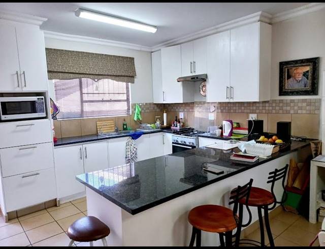 2 BEDROOM COMPLEX FOR SALE IN SPITSKOP